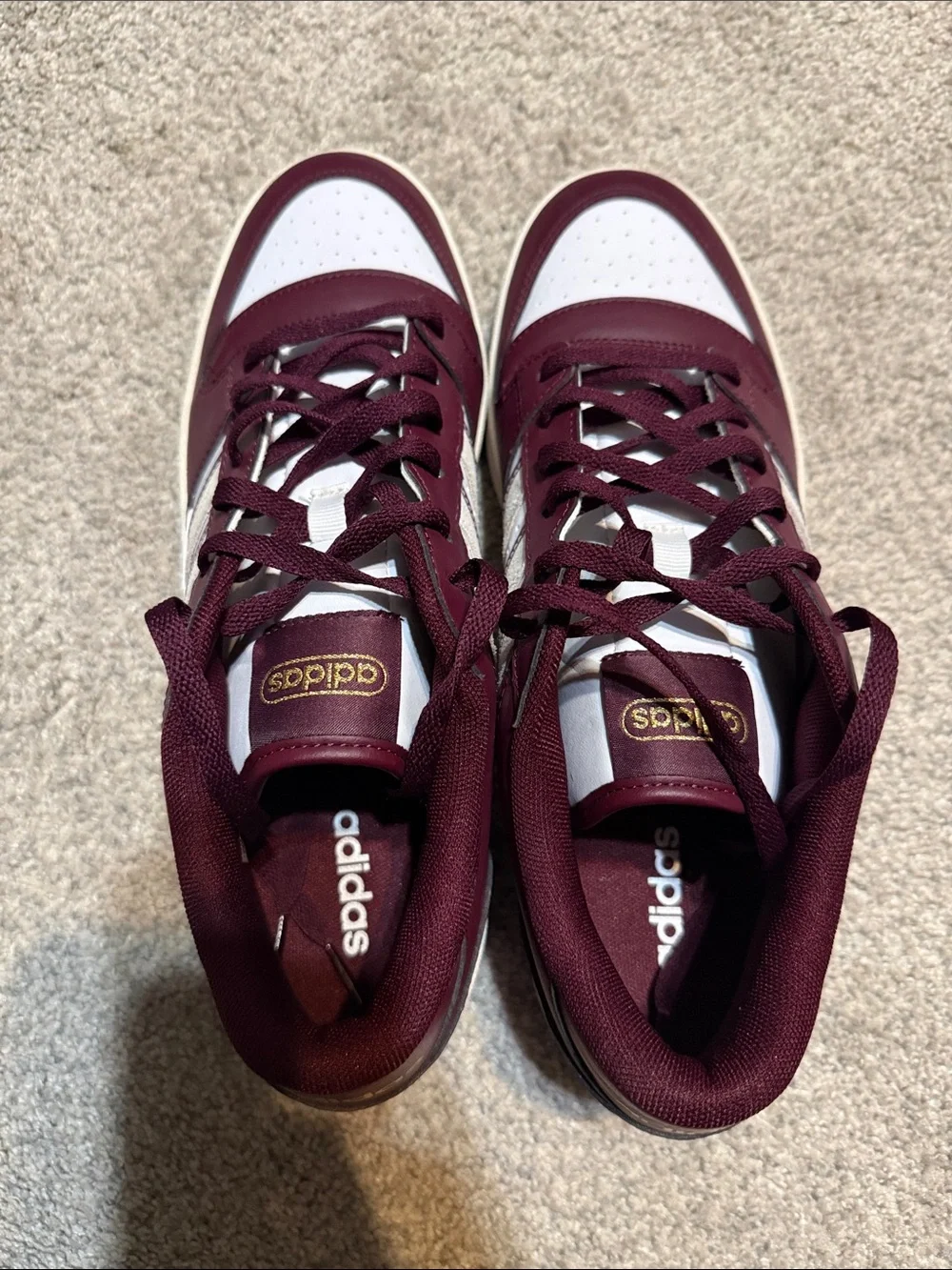 adidas Men’s Maroon and White Low-Top Sneakers